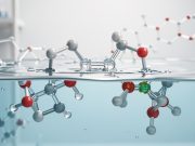 Вода како катализатор ја забрзува интерфејсната полимеризација