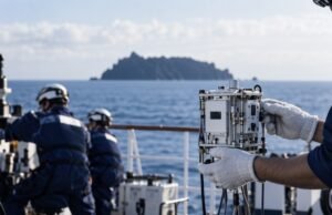 Под Кикај повторно се полни древниот магматски резервоар, но следна ерупција не е најавена Сеизмометар на палуба на истражувачки брод пред мерења во морето.